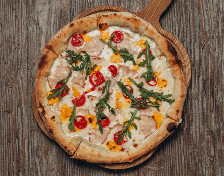 Піца з куркою та сиром чедер