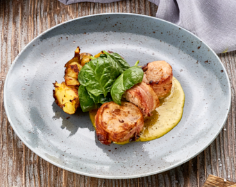 Медальйони зі свинини в беконі