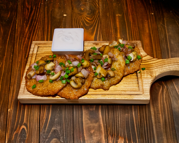 Деруни з беконом та грибами