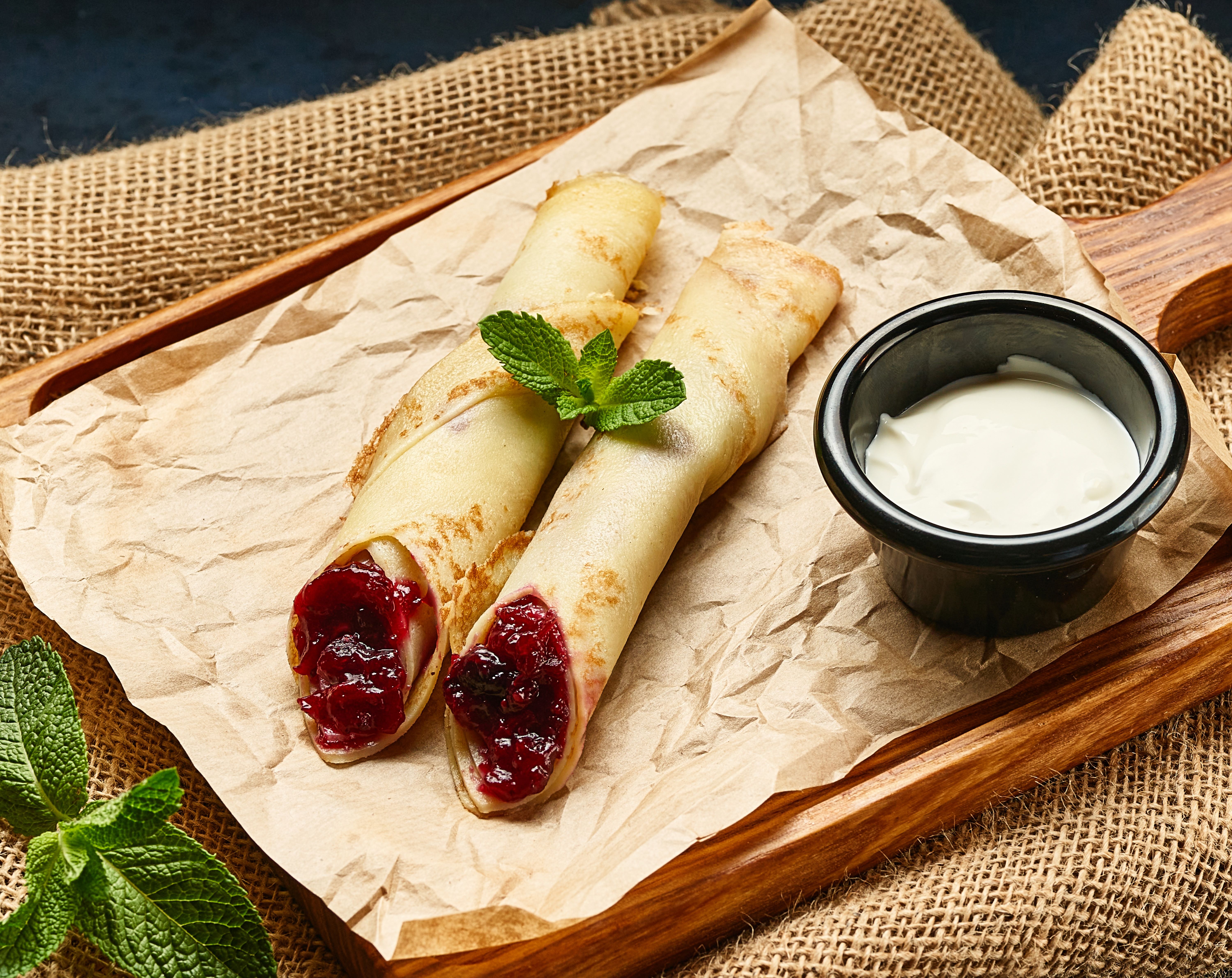 Млинець з вишнями