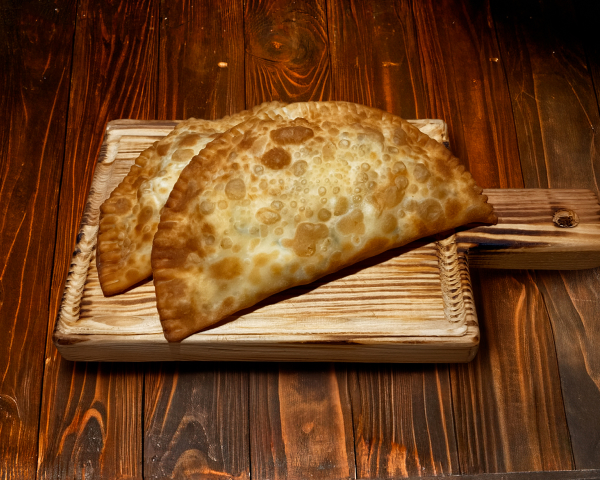 Чебуреки з сиром та зеленню