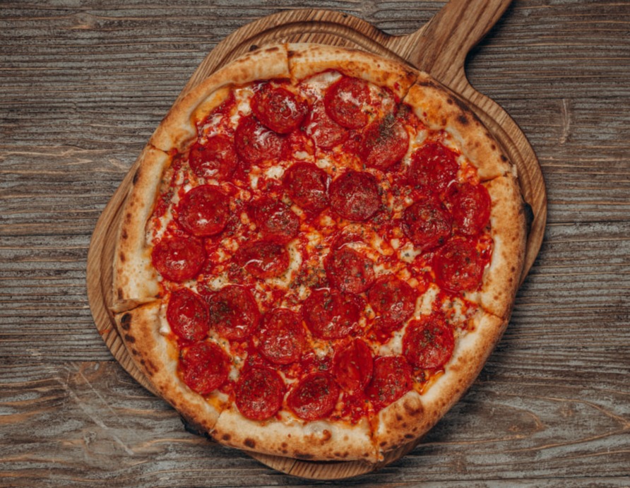 Піца Д’явола з гострою салямі