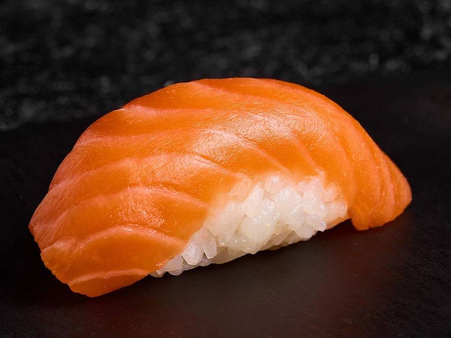 Нігірі лосось