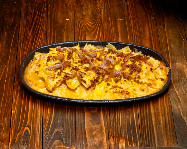 Мак і чіз з хрумким беконом