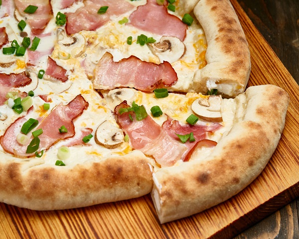 Піца Карбонара з сирним бортом