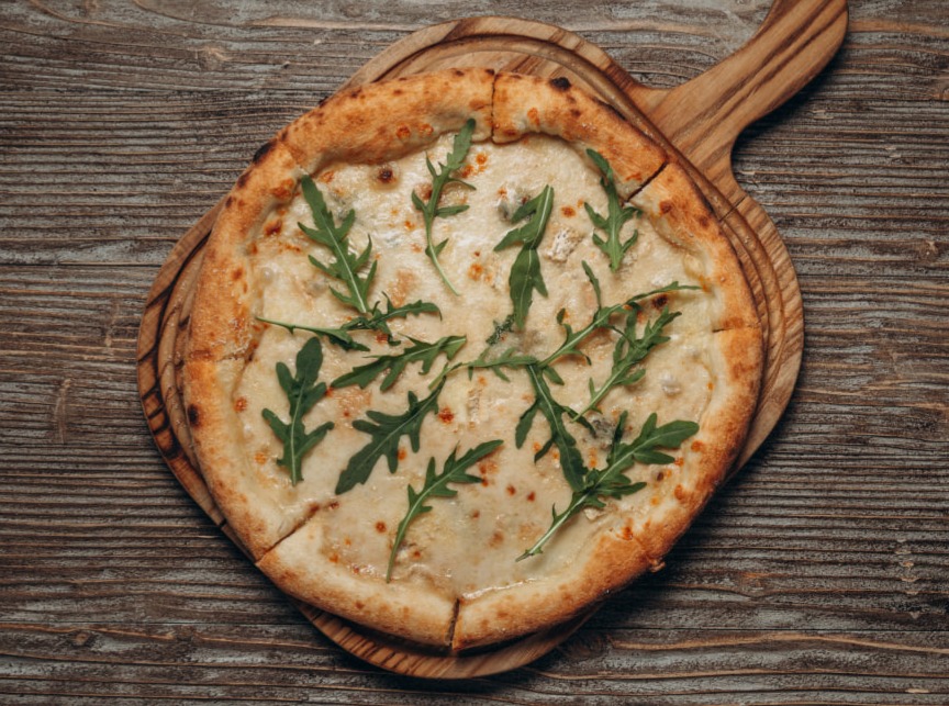 Піца п’ять сирів