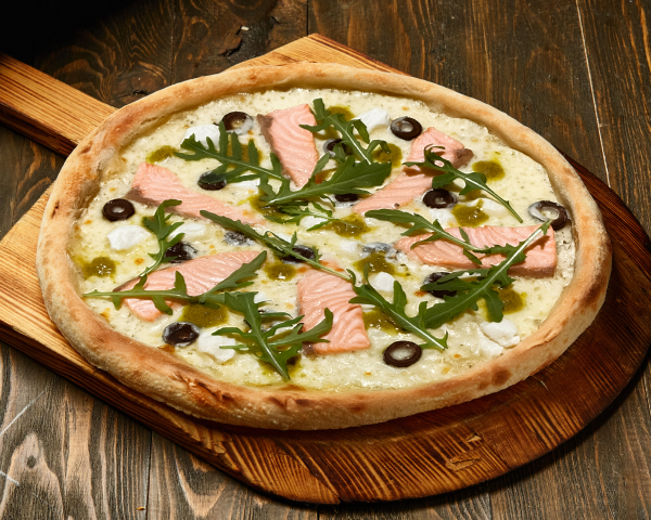 Піца з лососем та крем сиром мега